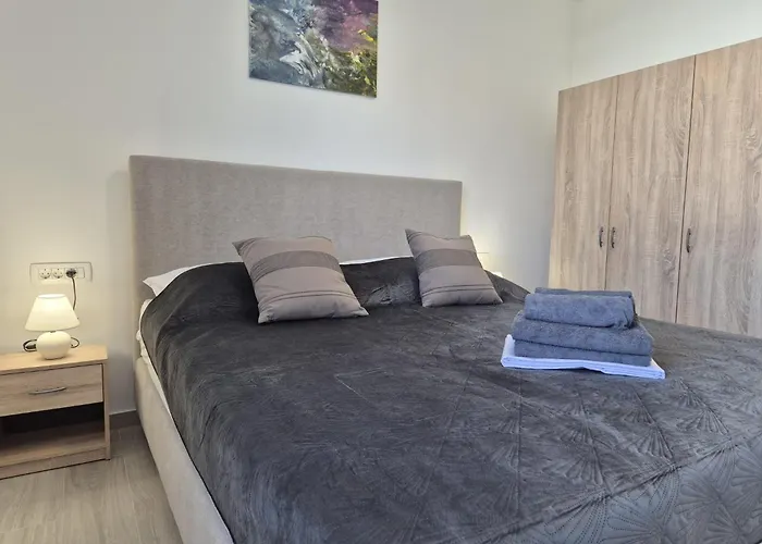 Natalija 2 Apartment *